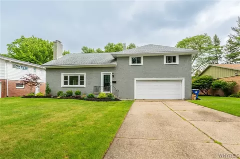 47 Tristan Ln, Amherst, NY 14221
