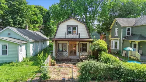 417 Elmwood Ave, Niagara Falls, NY 14301