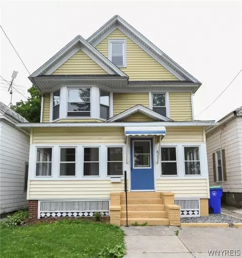 813 S Main St, Shelby, NY 14103