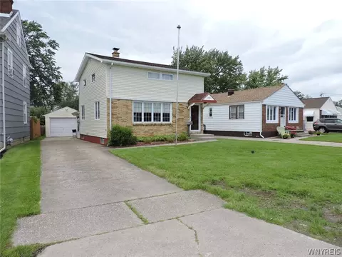 2992 Avery Dr, Hamburg, NY 14075