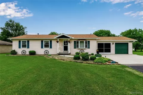 817 Ransom Rd, Lancaster, NY 14086