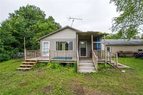 11 N Shore Dr, Bennington, NY 14004