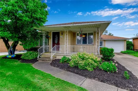 92 Ceil Dr, Cheektowaga, NY 14227
