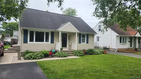735 Mohawk St, Lewiston, NY 14092