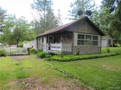 8147 Weiser Dr, Caneadea, NY 14717