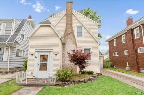 88 E Girard Blvd, Buffalo, NY 14217