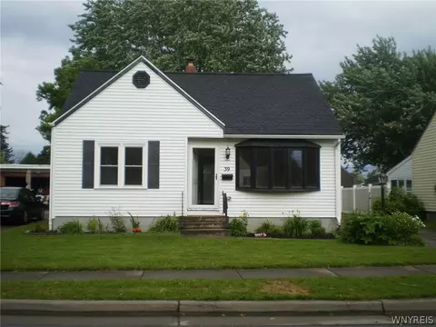 39 Collins Ave, West Seneca, NY 14224