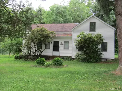 2702 Potter Rd, Varysburg, NY 14167