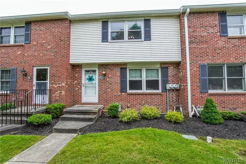 268 Wimbledon Ct, West Seneca, NY 14224