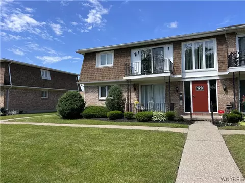 120 Old Lyme Apt Dr #1, Amherst, NY 14221