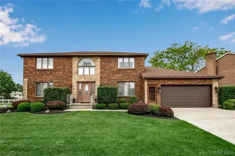 62 Liberty Ln, West Seneca, NY 14224