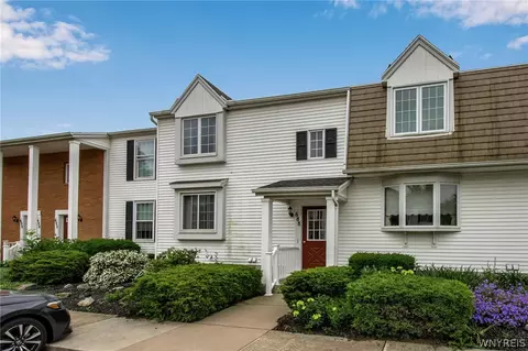688 Sattle Dr, Youngstown, NY 14174
