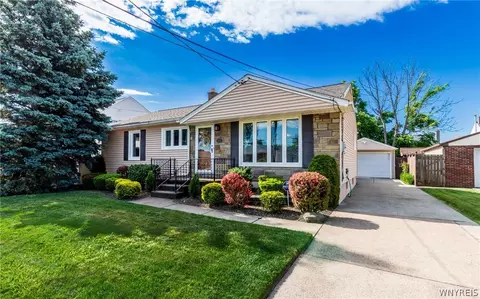 2941 Ontario Ave, Niagara Falls, NY 14305