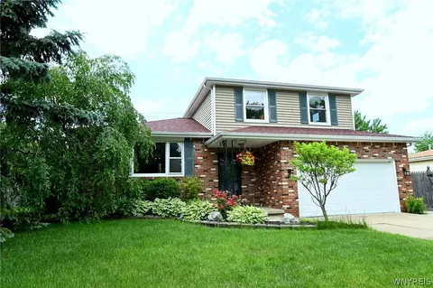 64 Palmdale Dr, Amherst, NY 14221