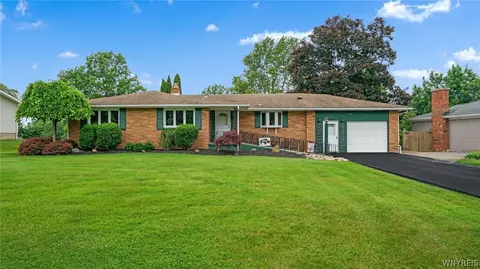 5130 Ledge Ln, Buffalo, NY 14221