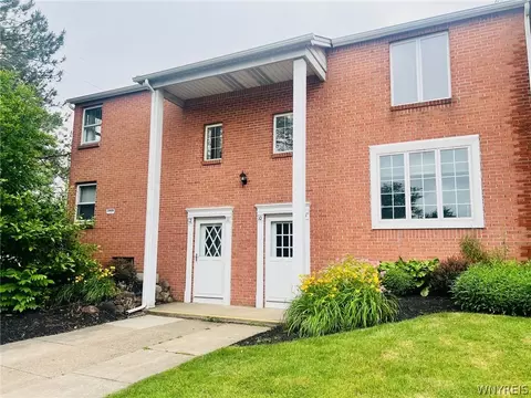 3909 Bowen Rd #10, Lancaster, NY 14086