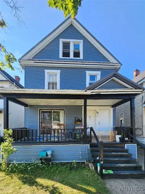 92 Wildwood Pl, West Seneca, NY 14210