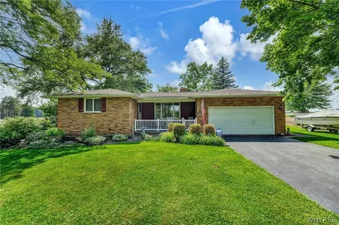 6452 Townline Rd, Wheatfield, NY 14120
