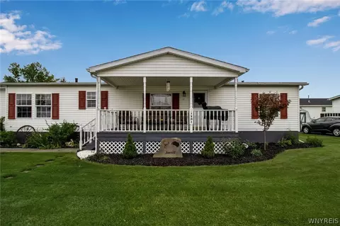 1431 Chestnut St, Alden, NY 14004