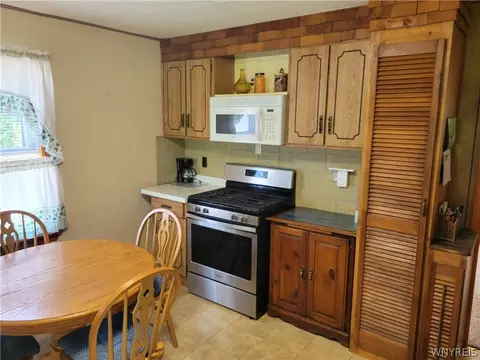 3833 Bates Rd, Ridgeway, NY 14103 photo 7