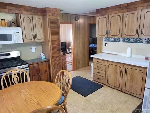 3833 Bates Rd, Ridgeway, NY 14103 photo 6