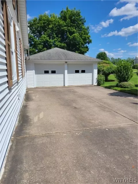 3833 Bates Rd, Ridgeway, NY 14103 photo 4