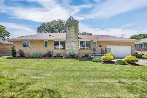 2778 Colvin Blvd, Tonawanda, NY 14150