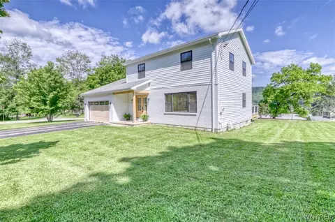 32 Bristol St, Cuba, NY 14727