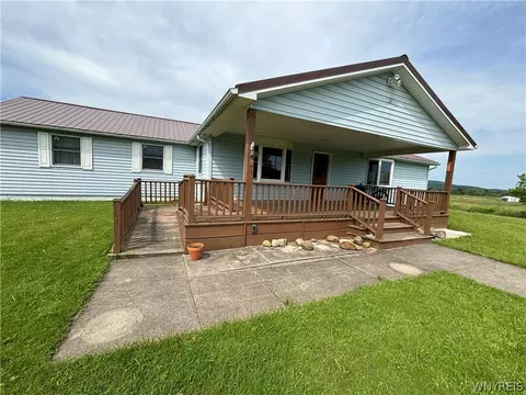 11155 Weaver Rd, Delevan, NY 14042