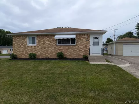 222 Marrano Dr, Lancaster, NY 14043