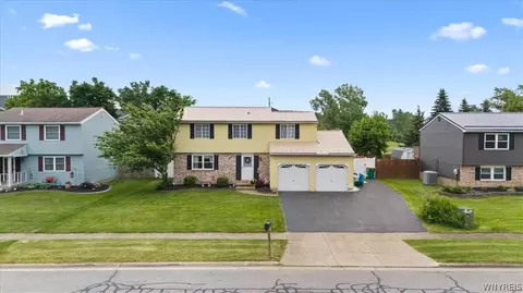 3995 Essex Pl, Hamburg, NY 14075