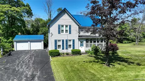 1832 E Middle Rd, Silver Creek, NY 14136