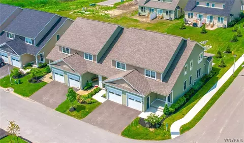 102 Carriage Ln, West Seneca, NY 14224