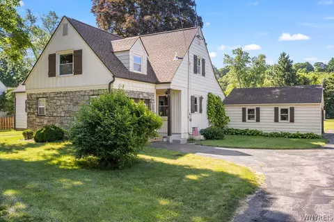 758 Ridge Rd, Lewiston, NY 14092