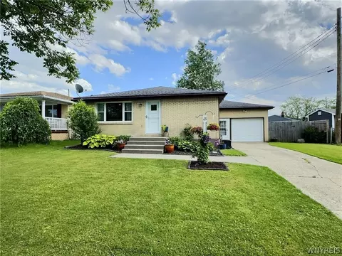 21 Barone Cir, Cheektowaga, NY 14225
