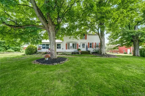 11016 Ridge Rd, Ridgeway, NY 14103