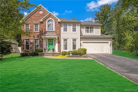 10 Crystal Springs Ln, East Amherst, NY 14051