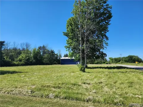 998 Harwyn Dr, Carlton, NY 14098