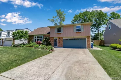 106 Ranch Trl W, Amherst, NY 14221