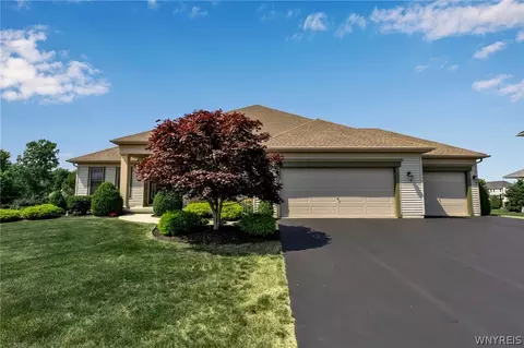 1 Lockhart Rd, West Seneca, NY 14224