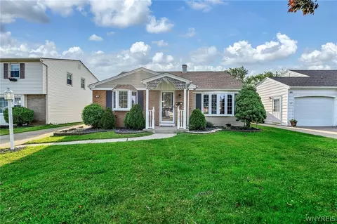 42 Ellsworth Dr, Cheektowaga, NY 14225