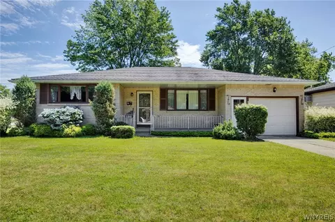 133 Sharon Dr, West Seneca, NY 14224