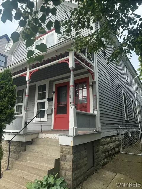 35 Livingston St, Buffalo, NY 14213