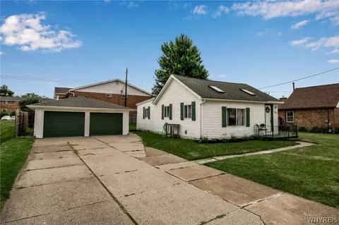 53 Hyland Ave, Depew, NY 14043