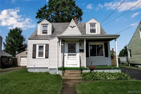 662 77th St, Niagara Falls, NY 14304
