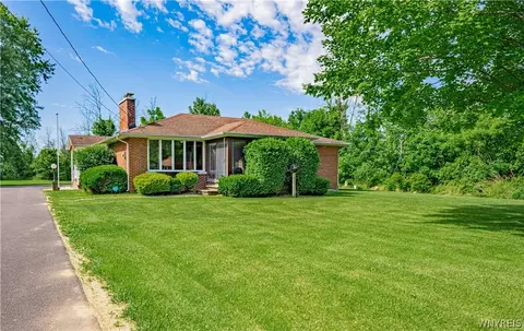2506 Balmer Rd, Porter, NY 14131