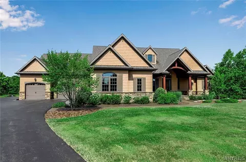 5370 Old Goodrich Rd, Clarence, NY 14031