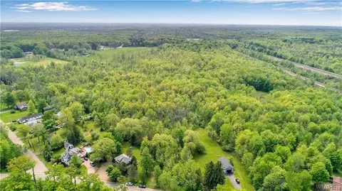 1821 S Creek Rd, Evans, NY 14006