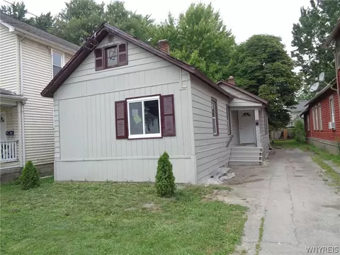 320 Fletcher St, Tonawanda, NY 14150
