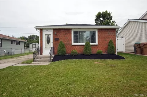 32 W Toulon Dr, Cheektowaga, NY 14227